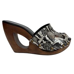 Vintage Jessica Bennet Jmimi Faux Snake Leather Wood Cut Out Wedge Sandal